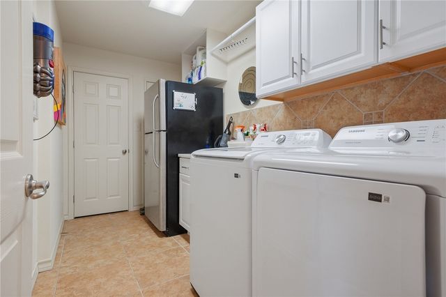 512 Lantana Dr, Port Aransas, TX 78373