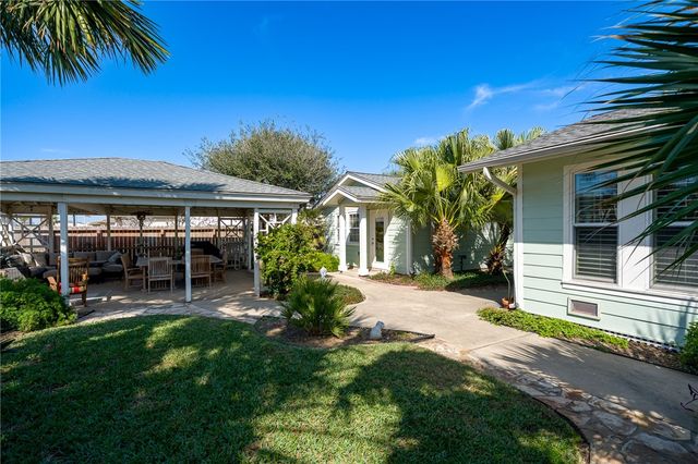 512 Lantana Dr, Port Aransas, TX 78373