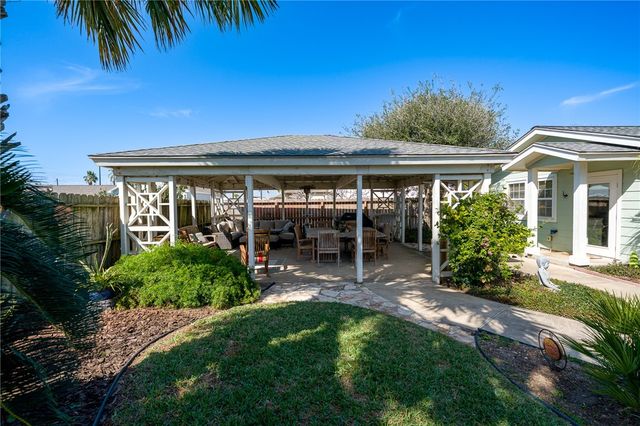 512 Lantana Dr, Port Aransas, TX 78373