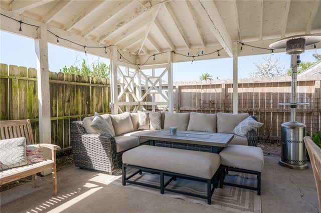 512 Lantana Dr, Port Aransas, TX 78373