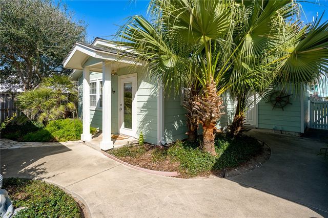 512 Lantana Dr, Port Aransas, TX 78373