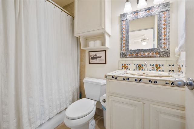 512 Lantana Dr, Port Aransas, TX 78373