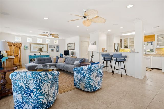 512 Lantana Dr, Port Aransas, TX 78373