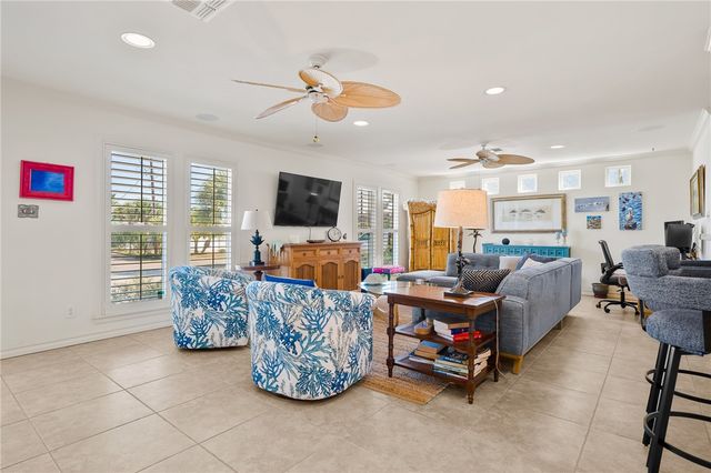 512 Lantana Dr, Port Aransas, TX 78373