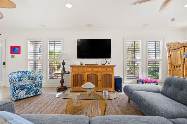 512 Lantana Dr, Port Aransas, TX 78373