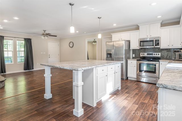3028 Timber Trails Trail, Hendersonville, NC 28792