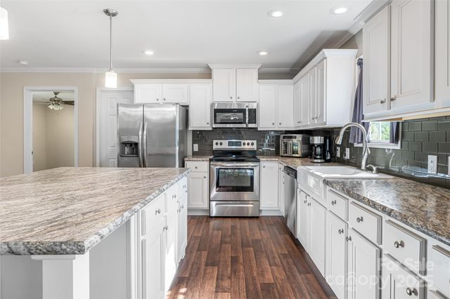 3028 Timber Trails Trail, Hendersonville, NC 28792