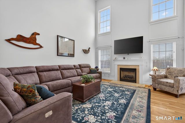 185 Country Club Drive 185, Oxford, CT 06478