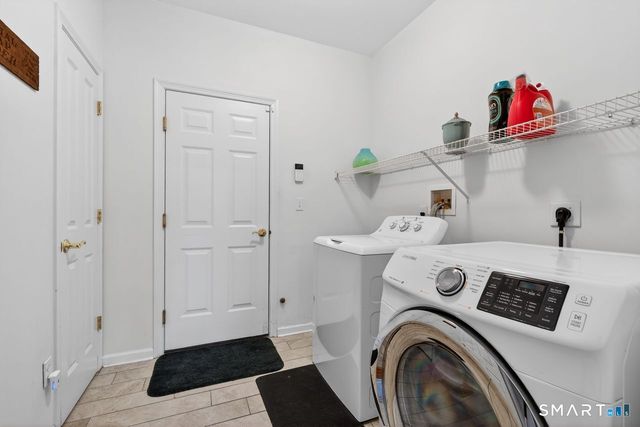 185 Country Club Drive 185, Oxford, CT 06478