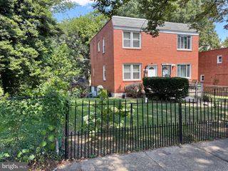 704 SAINT DUNSTANS RD, Baltimore, MD 21212