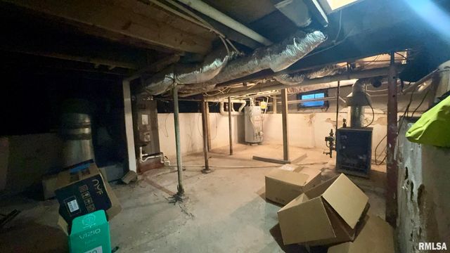 809 N 12TH Street, Herrin, IL 62948