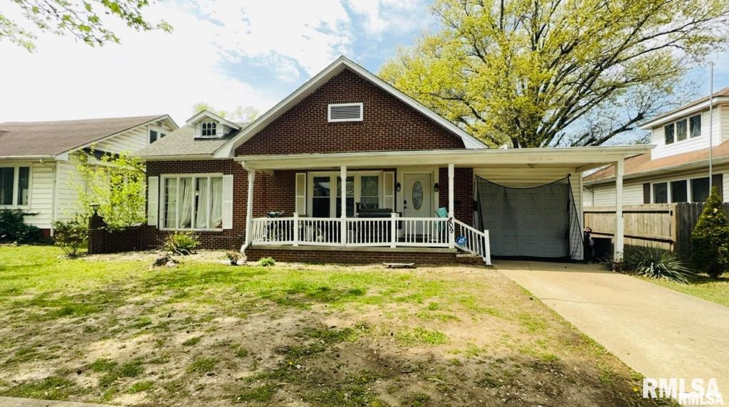 809 N 12TH Street, Herrin, IL 62948