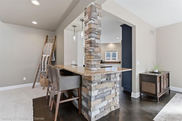 11793 Lorenz Way 13, Plymouth Charter Township, MI 48170