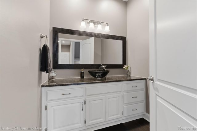 11793 Lorenz Way 13, Plymouth Charter Township, MI 48170