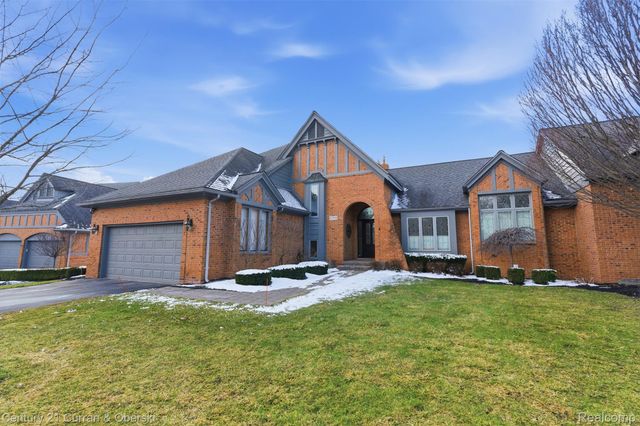 11793 Lorenz Way 13, Plymouth Charter Township, MI 48170