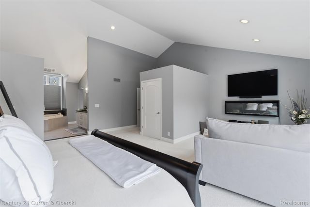 11793 Lorenz Way 13, Plymouth Charter Township, MI 48170