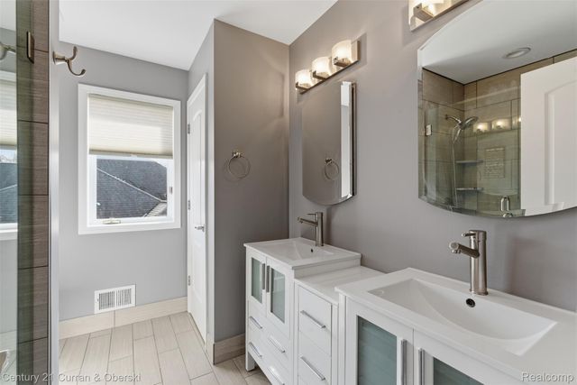 11793 Lorenz Way 13, Plymouth Charter Township, MI 48170