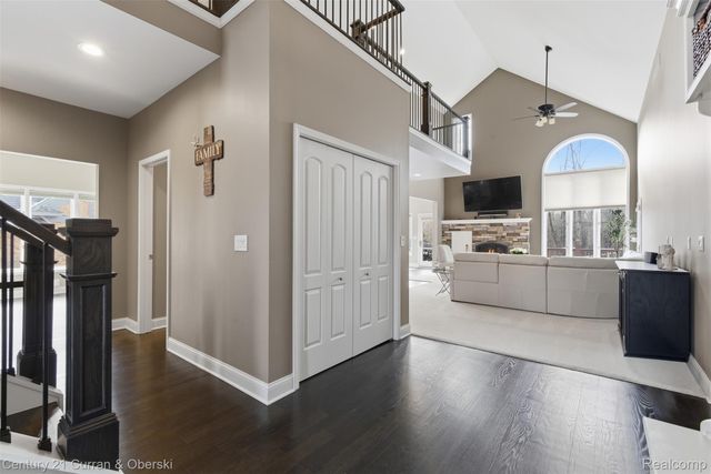 11793 Lorenz Way 13, Plymouth Charter Township, MI 48170