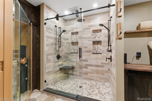 11793 Lorenz Way 13, Plymouth Charter Township, MI 48170