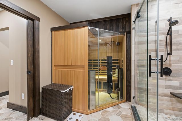 11793 Lorenz Way 13, Plymouth Charter Township, MI 48170