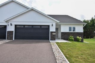 915 GREEN PASTURES TRAIL, Plover, WI 54467