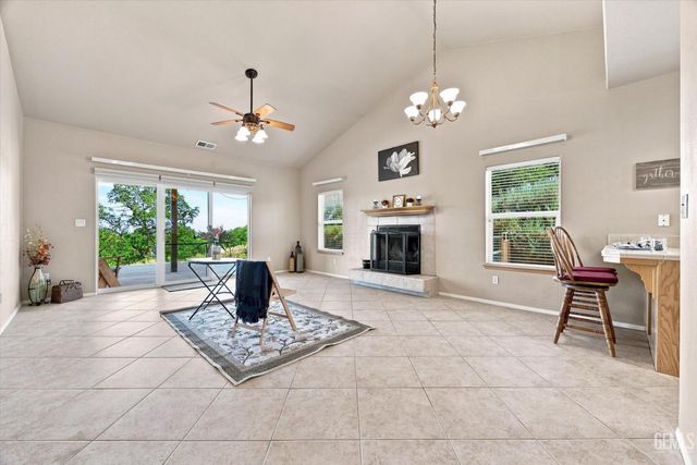 24650 Sandpiper Court, Tehachapi, CA 93561