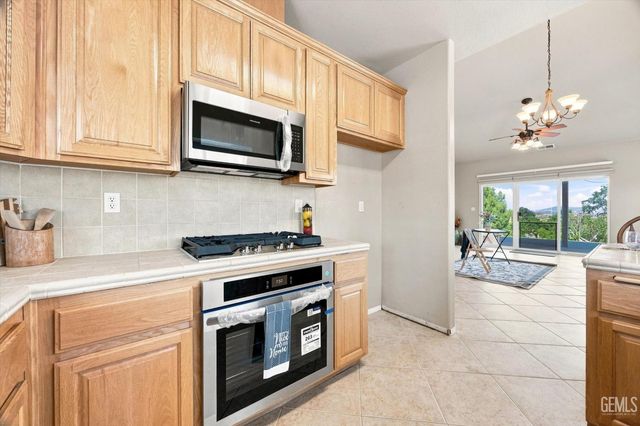 24650 Sandpiper Court, Tehachapi, CA 93561