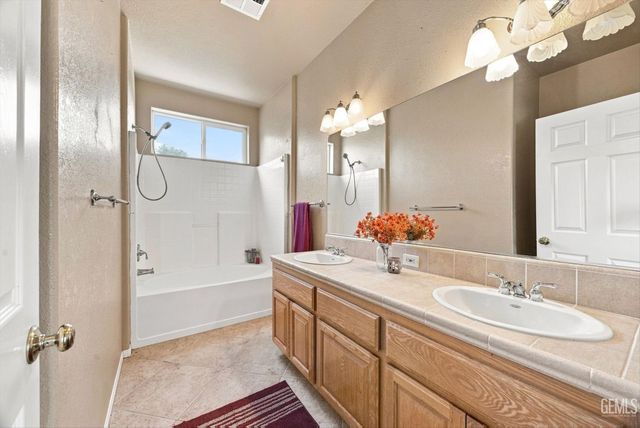 24650 Sandpiper Court, Tehachapi, CA 93561
