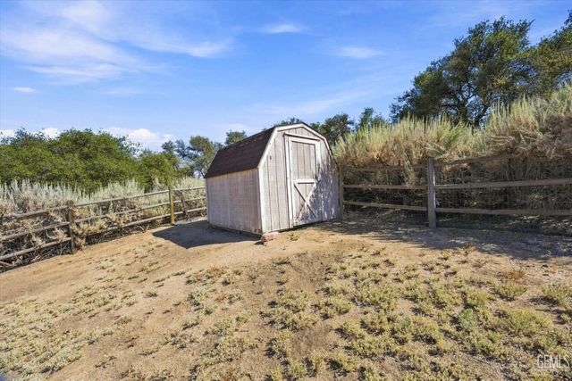 24650 Sandpiper Court, Tehachapi, CA 93561