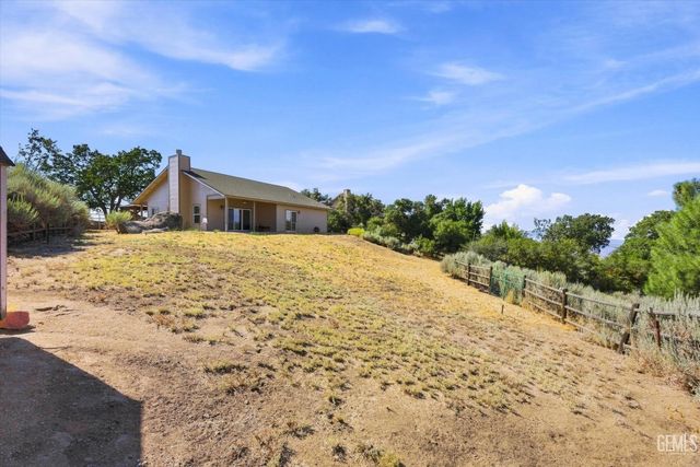 24650 Sandpiper Court, Tehachapi, CA 93561