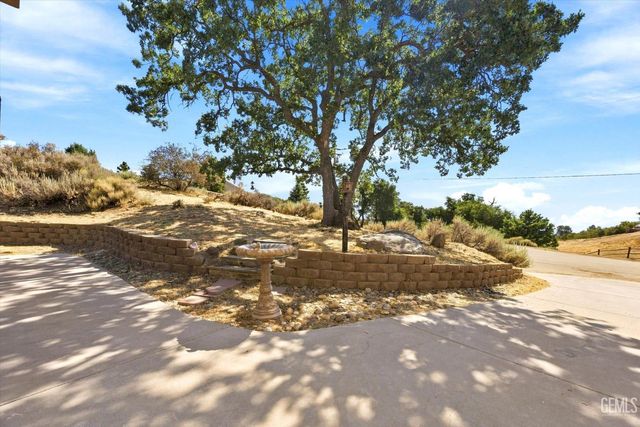 24650 Sandpiper Court, Tehachapi, CA 93561