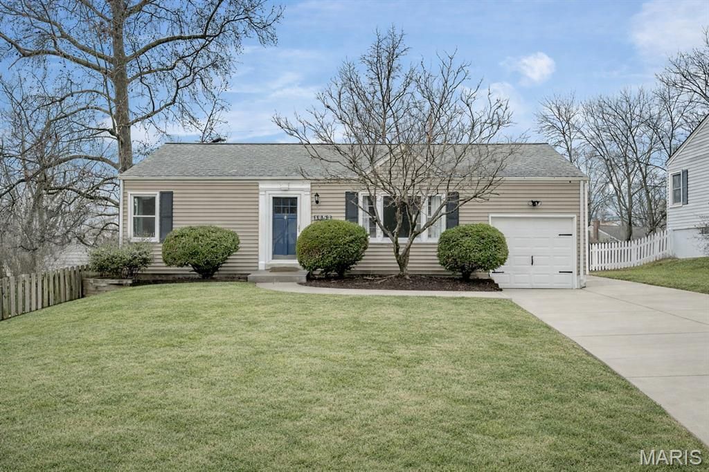 1653 Crabapple Lane, Webster Groves, MO 63119