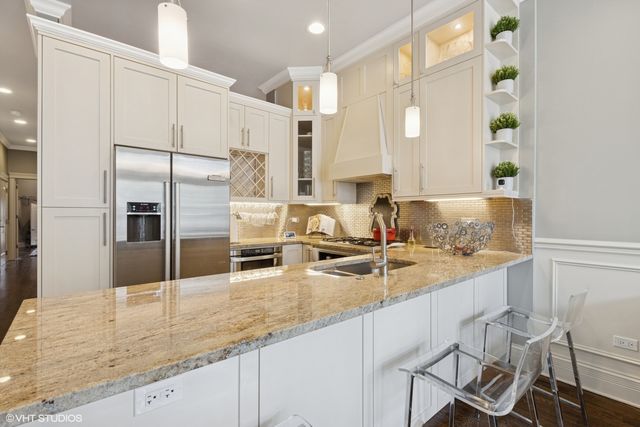 4351 S Lake Park Avenue 1S, Chicago, IL 60653