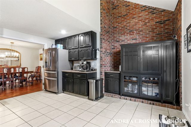567 Breezy Bluff Street, Battle Creek, MI 49015