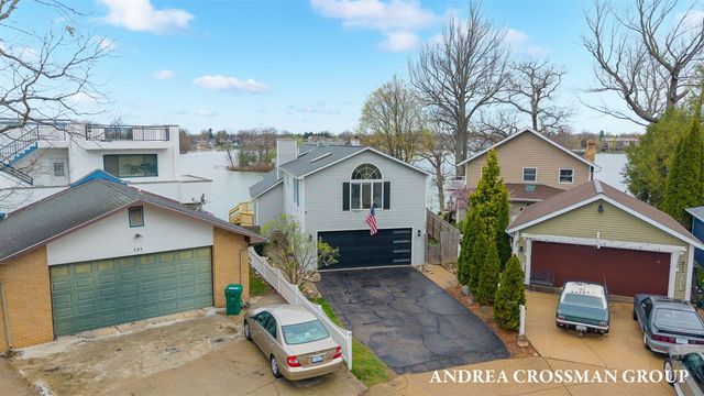 567 Breezy Bluff Street, Battle Creek, MI 49015
