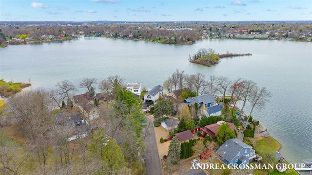 567 Breezy Bluff Street, Battle Creek, MI 49015
