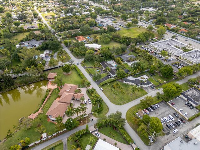 8500 SW 70th St, Miami, FL 33143
