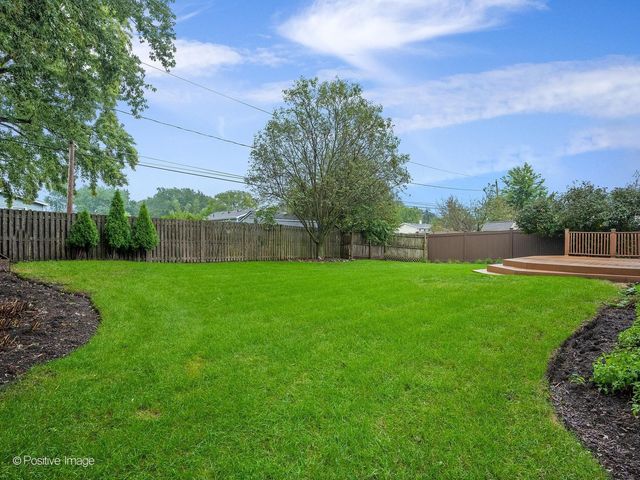 1N325 TAMARACK Drive, Winfield, IL 60190