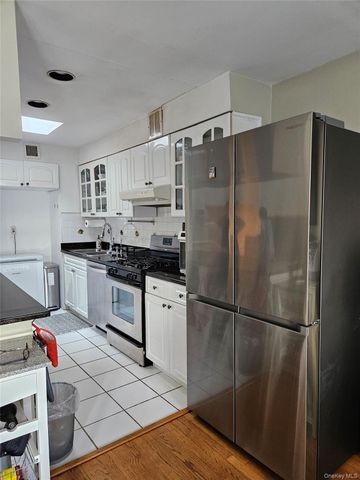 12024 Riviera Court 24B, College Point, NY 11356
