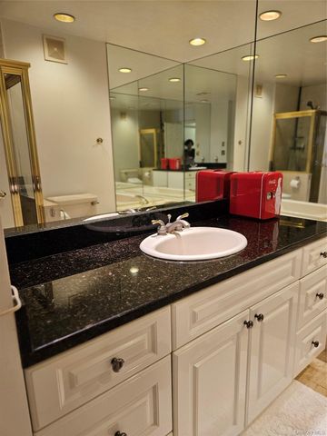 12024 Riviera Court 24B, College Point, NY 11356