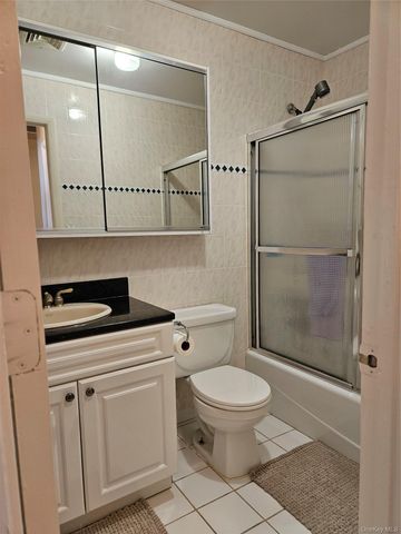 12024 Riviera Court 24B, College Point, NY 11356