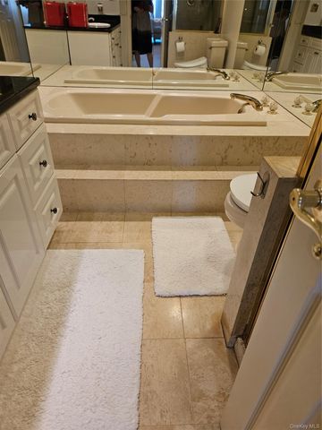 12024 Riviera Court 24B, College Point, NY 11356