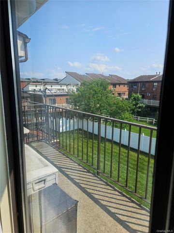 12024 Riviera Court 24B, College Point, NY 11356
