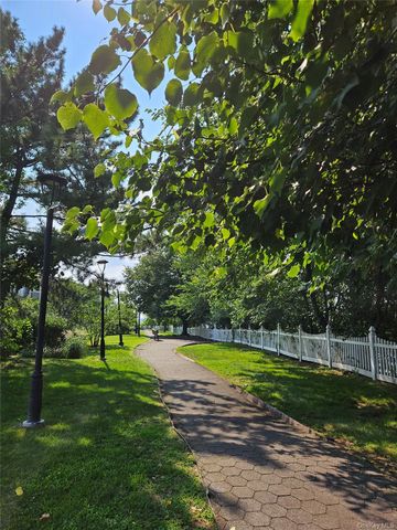 12024 Riviera Court 24B, College Point, NY 11356