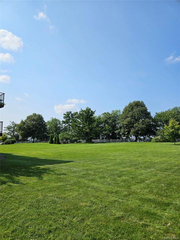 12024 Riviera Court 24B, College Point, NY 11356