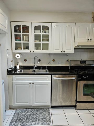 12024 Riviera Court 24B, College Point, NY 11356