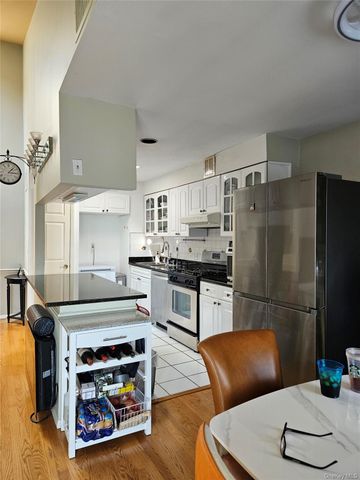 12024 Riviera Court 24B, College Point, NY 11356