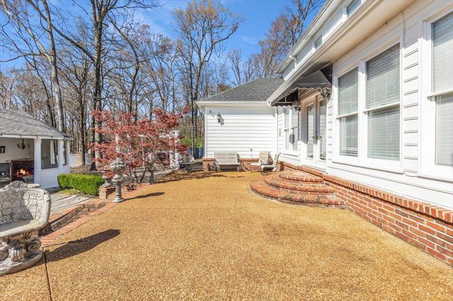 1235 DEXTER LN, Memphis, TN 38016