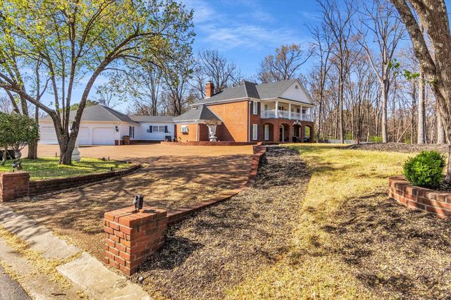 1235 DEXTER LN, Memphis, TN 38016