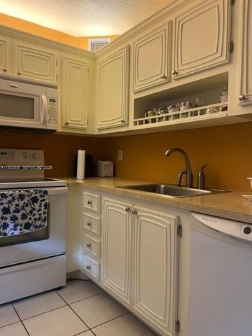 2871 Somerset Drive 218, Lauderdale Lakes, FL 33311